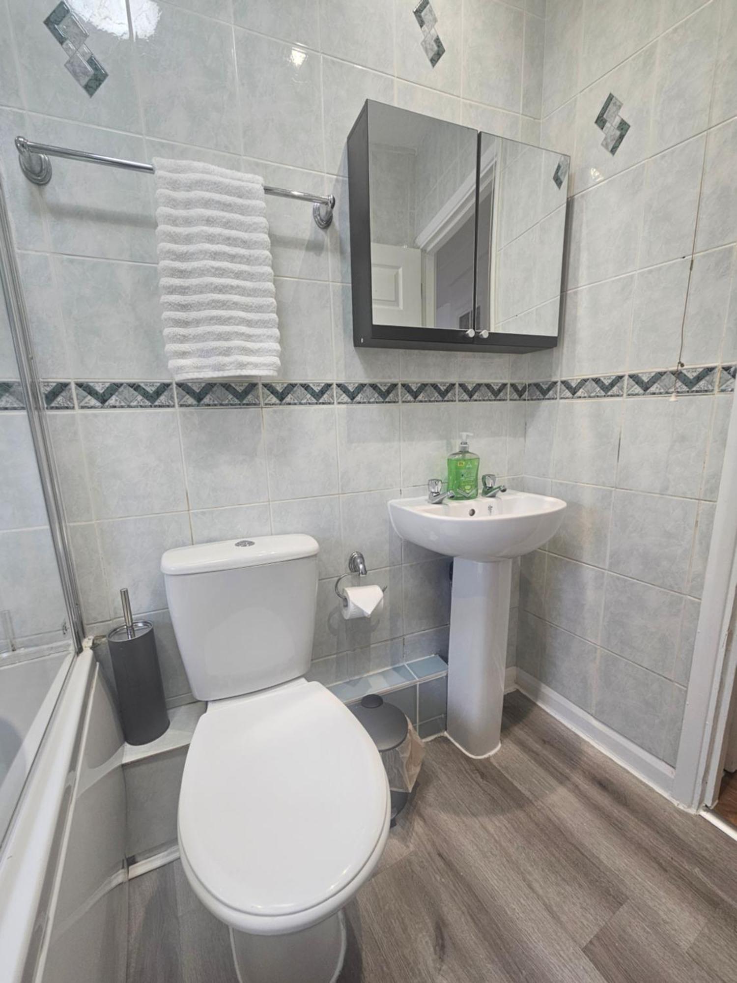 St Albans City Stays - Near Luton Airport - St Albans Abbey & City Train Station - Close To London- Harry Potter World - The Odyssey Cinema - Abbey Cathedral- Contractors I Business I Leisure- Sleeps Upto 6 People Esterno foto